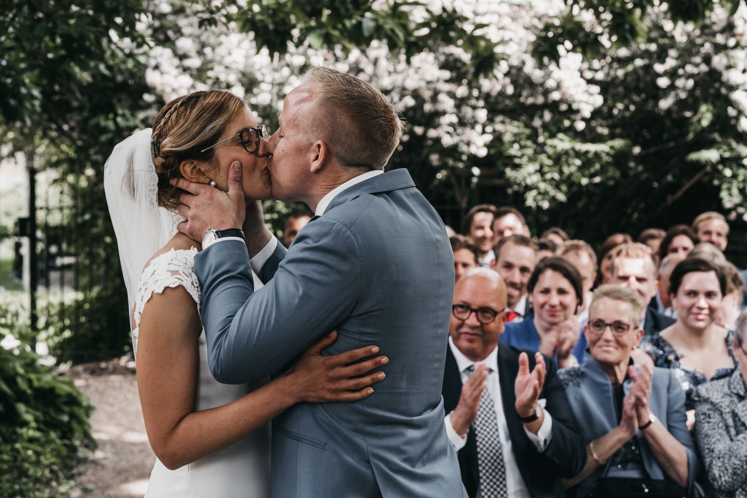 carola in a lijn trouwjurk